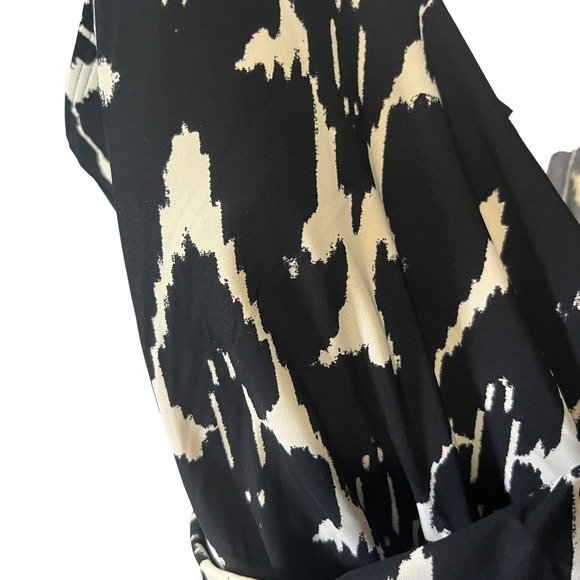 L.L.Bean Swimsuit Womens 1 Pc Black White Ikat Ruched 50+ UV Protection 18W Plus - Picture 4 of 7